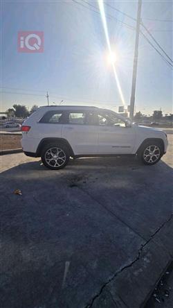 جیپ گراند شیرۆکی